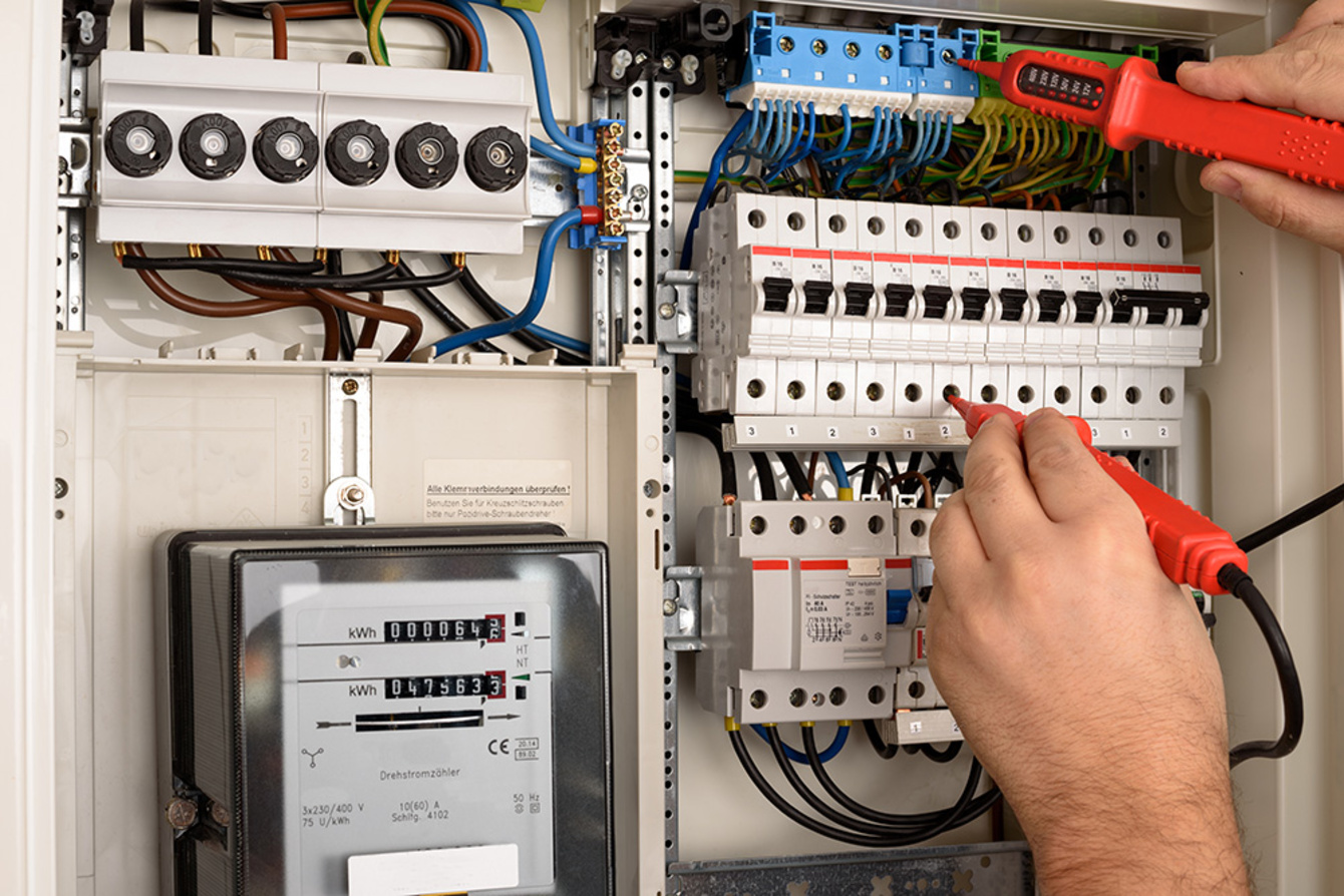 E-Check bei Elektro Lezius GmbH & Co. KG in Schönebeck