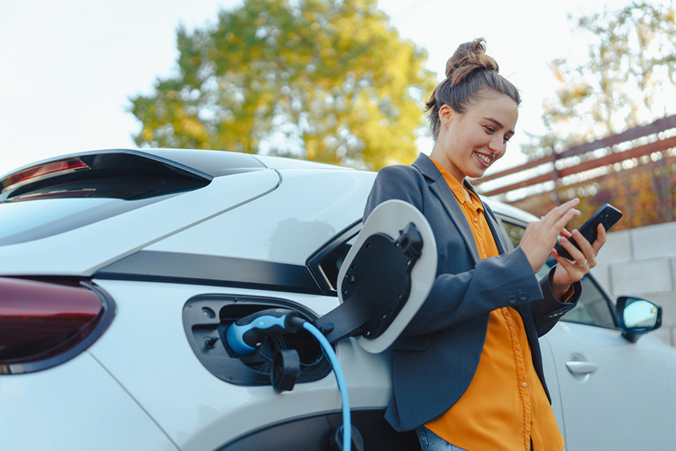 Elektro­mobilität bei Elektro Lezius GmbH & Co. KG in Schönebeck